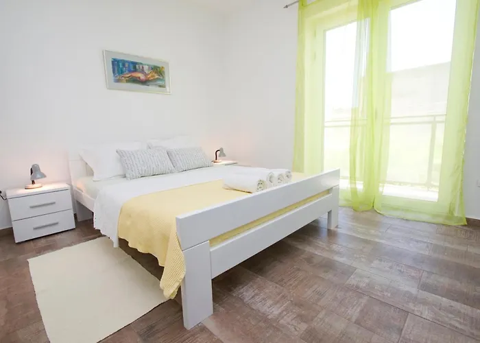 Argus 3 - Center Makarska