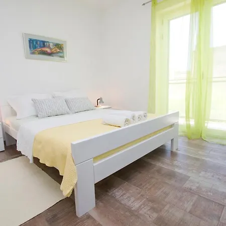 Argus 3 - Center Makarska